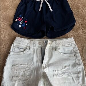 Girls Under Armour shorts M and Art class Jean shorts M(8)